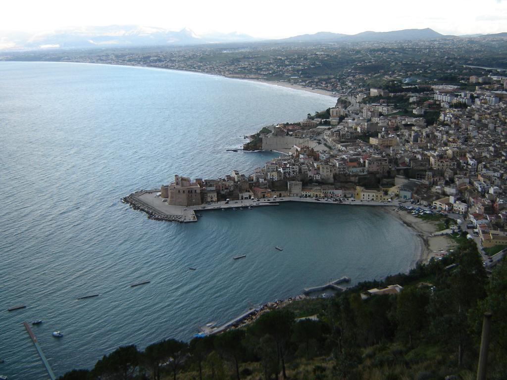 A Due Passi Da Tutto Daire Castellammare del Golfo Dış mekan fotoğraf